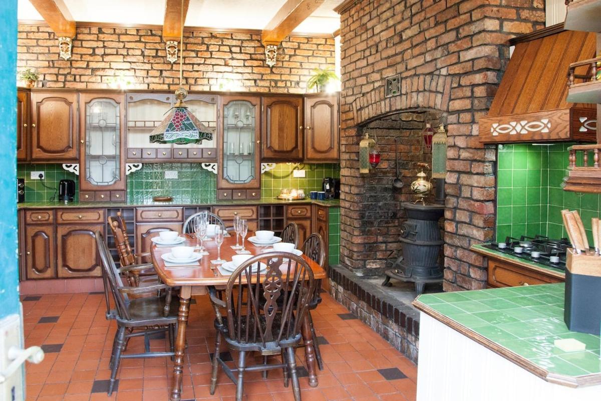 Victorian Elegance At Kingscliffe, Sleeps 17 Vila Manchester Exterior foto