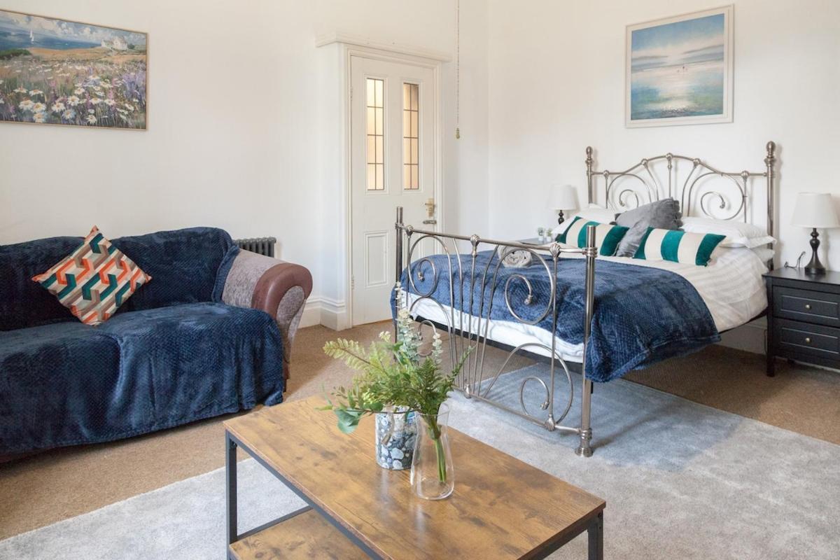 Victorian Elegance At Kingscliffe, Sleeps 17 Vila Manchester Exterior foto