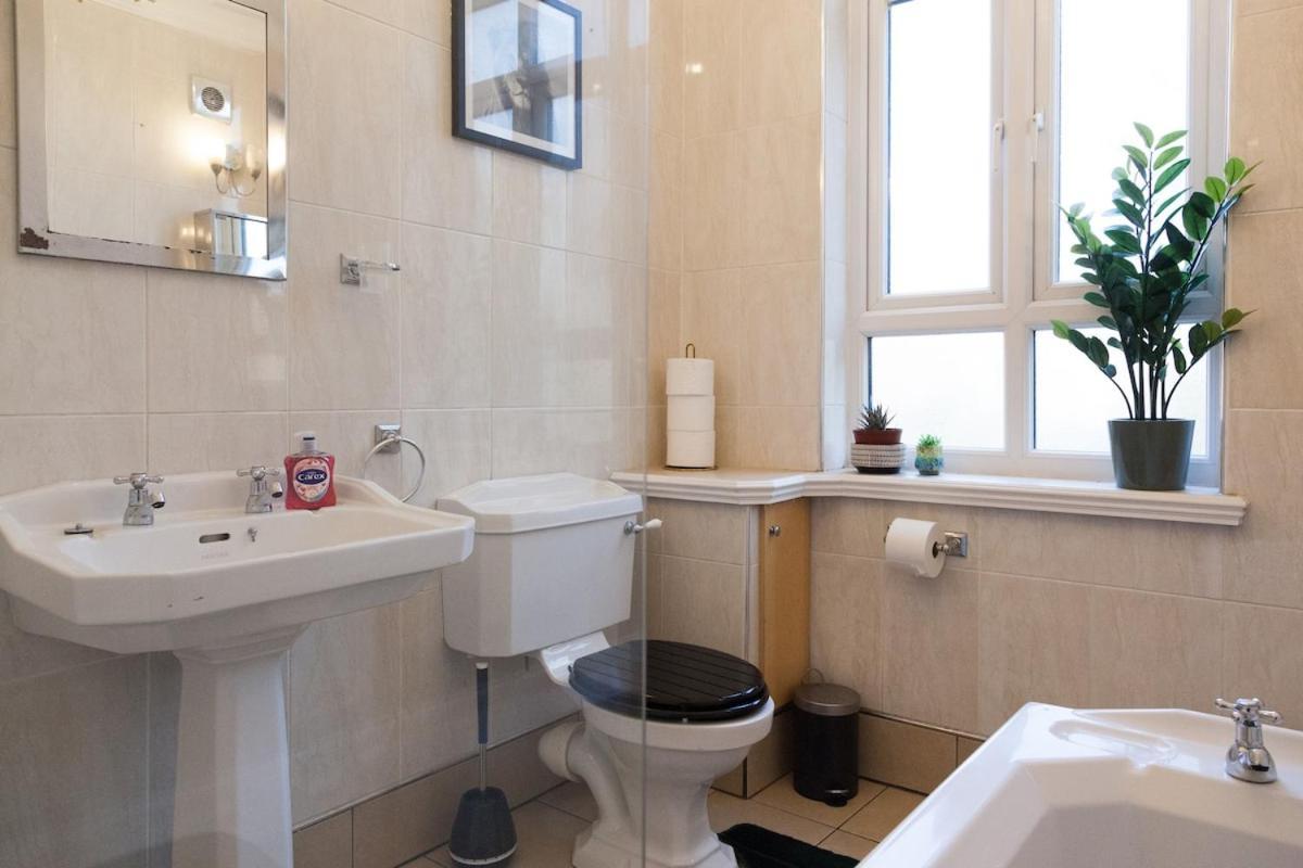 Victorian Elegance At Kingscliffe, Sleeps 17 Vila Manchester Exterior foto
