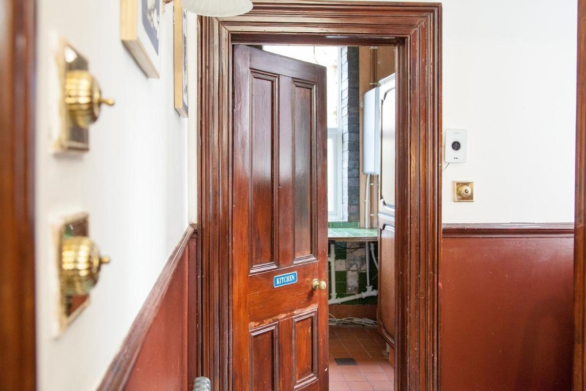 Victorian Elegance At Kingscliffe, Sleeps 17 Vila Manchester Exterior foto