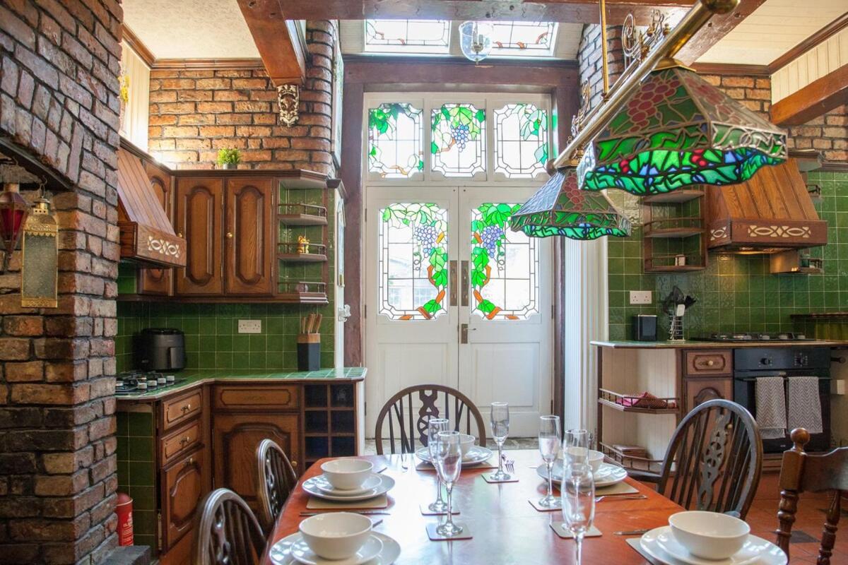 Victorian Elegance At Kingscliffe, Sleeps 17 Vila Manchester Exterior foto